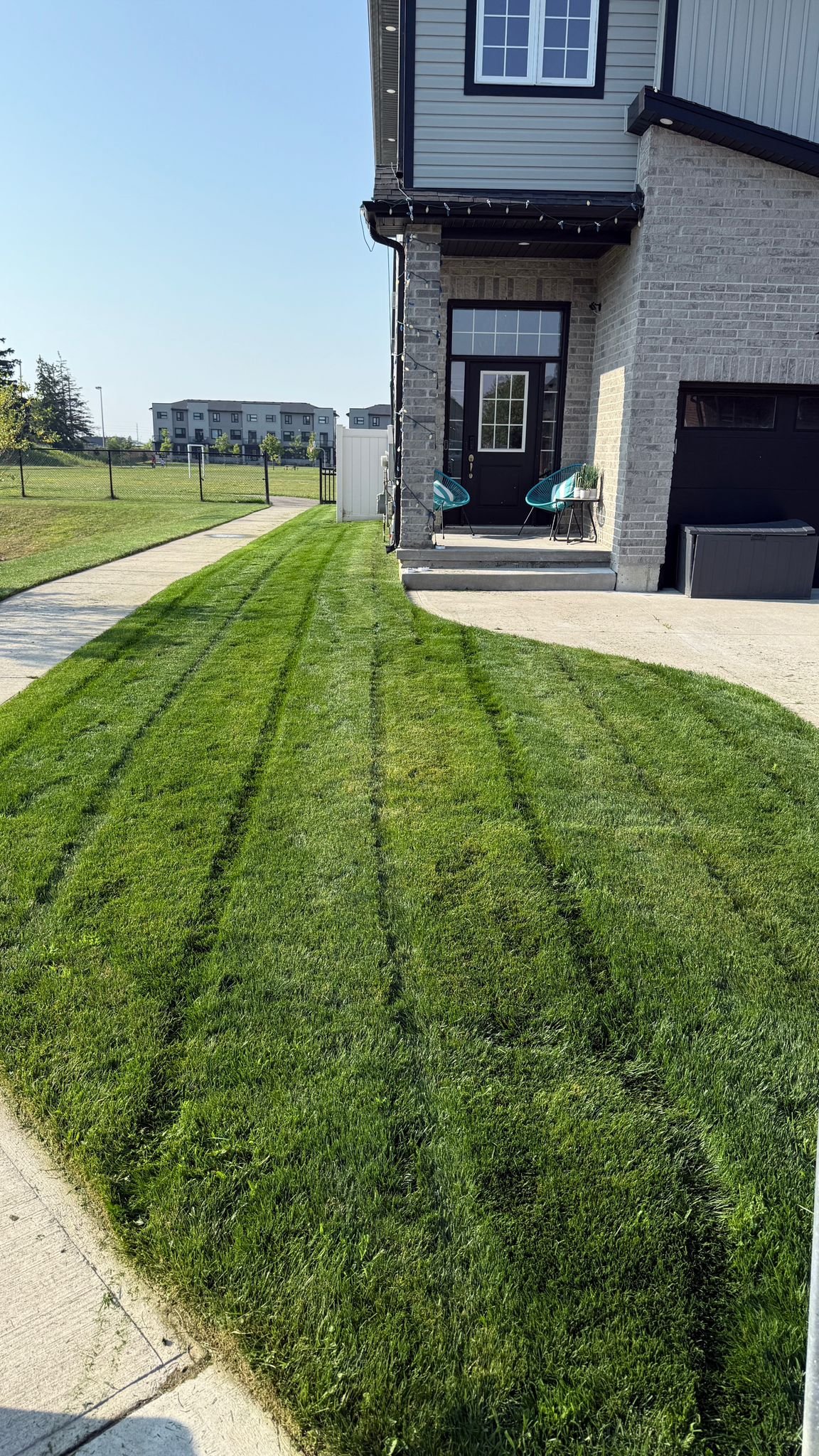 Residential Lawn Mowing & Lawn Care in London, Ontario | SGMOWING
