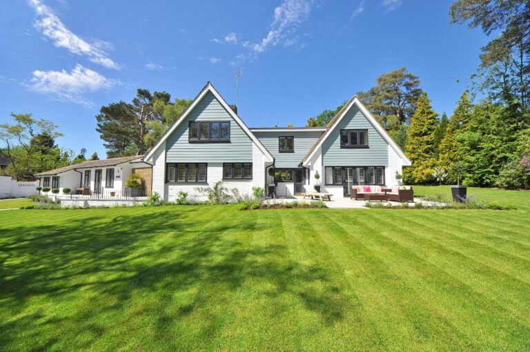 Residential lawn maintenance in Kilworth – freshly cut grass and tidy curb appeal