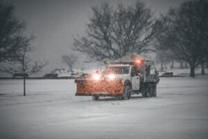 How to Choose a Commercial Snow Removal Company in London, Ontario